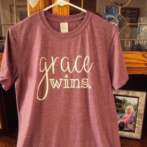 Lavender Gildan T~shirt Brand New "GRACE WINS" Sz Women's M